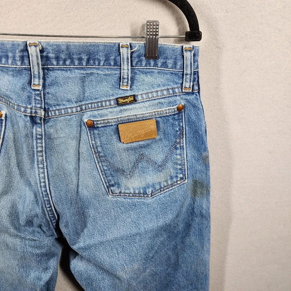 Vintage Wrangler Men's Jeans 36×32 Distressed Light Wash Frayed‎ Hem Wear - Picture 16 of 16